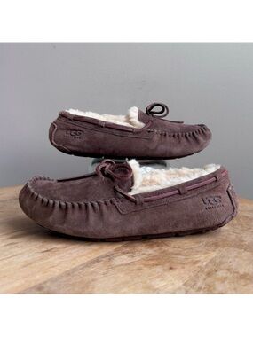 UGG Australia Dakota Espresso Suede Sheepskin Moccasins Slippers Size 7